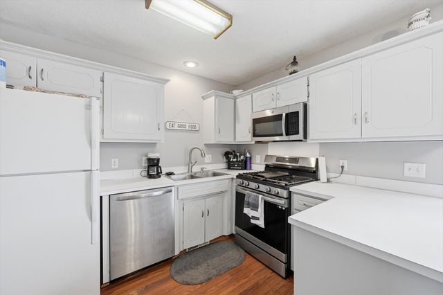 2214 S 8TH Street, Council Bluffs, IA 51501