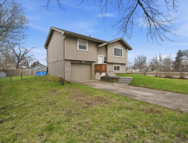 2214 S 8TH Street, Council Bluffs, IA 51501