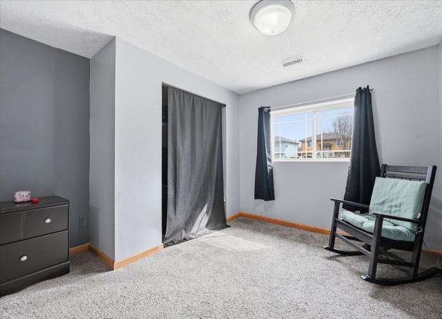 2214 S 8TH Street, Council Bluffs, IA 51501