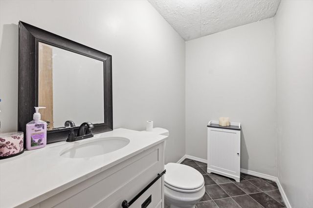 2214 S 8TH Street, Council Bluffs, IA 51501