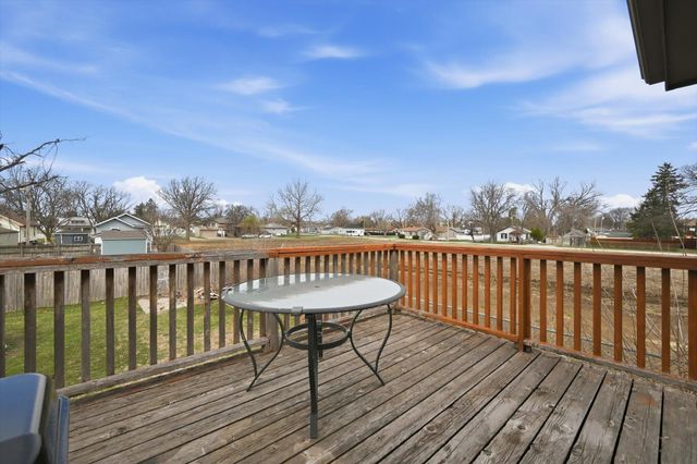2214 S 8TH Street, Council Bluffs, IA 51501