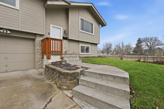 2214 S 8TH Street, Council Bluffs, IA 51501