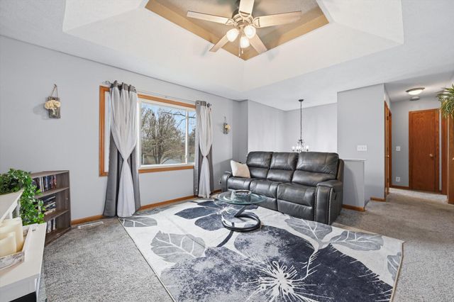 2214 S 8TH Street, Council Bluffs, IA 51501