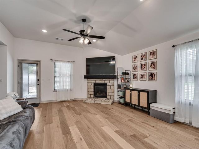 20071 Park Lane, Harrah, OK 73045
