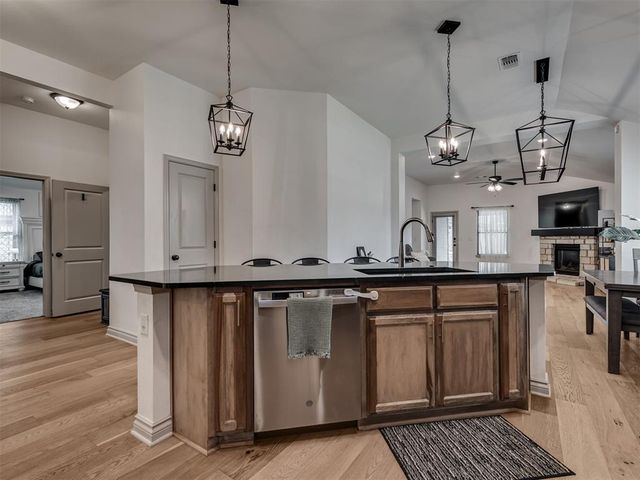 20071 Park Lane, Harrah, OK 73045