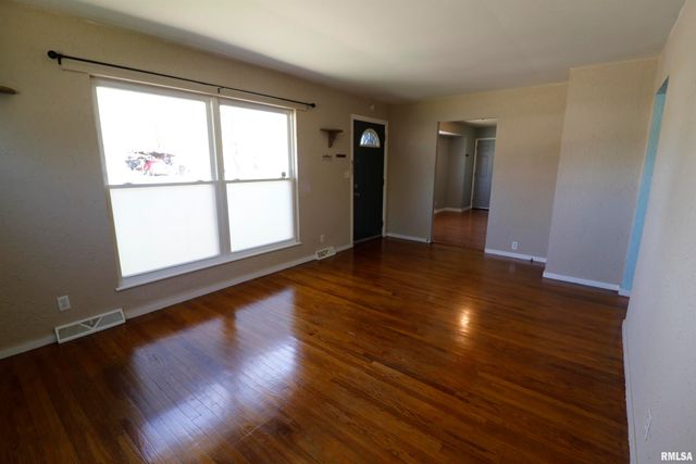 5819 N SEDLEY Street, Peoria, IL 61615