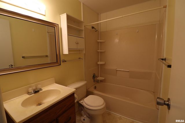 5819 N SEDLEY Street, Peoria, IL 61615