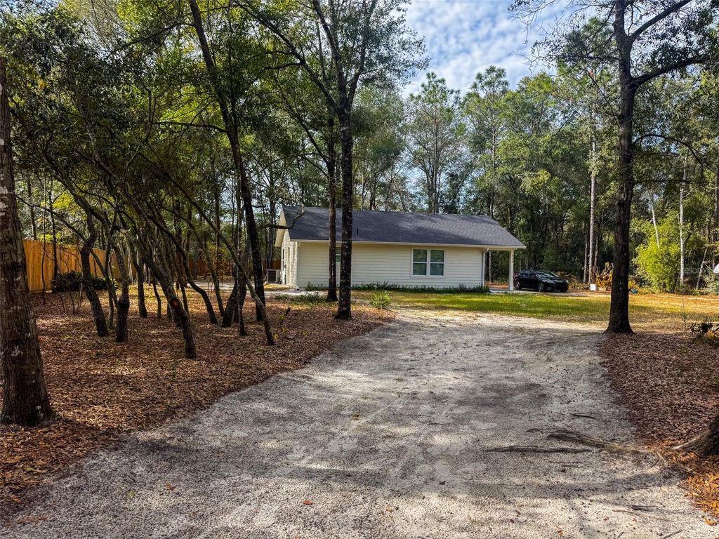 Image 2 of property listing at 119 PINE TRAIL, Melrose, FL 32666