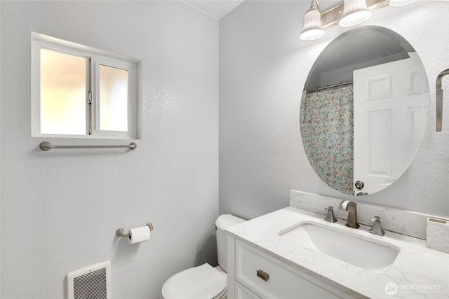 940 E Cascade Avenue, Shelton, WA 98584