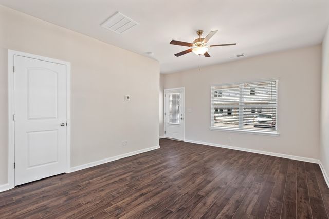 6078 Cullen Dr, La Vergne, TN 37086