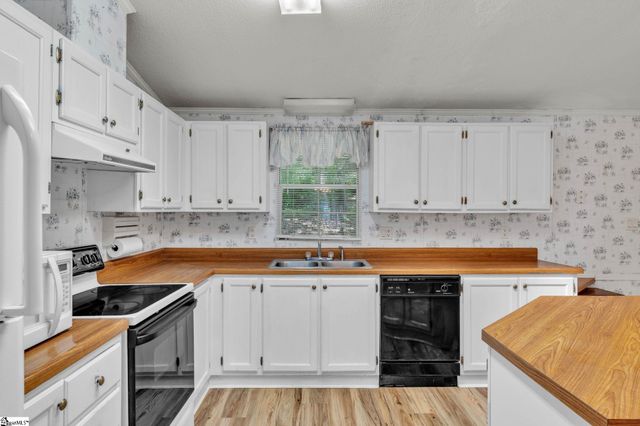 7401 Highway 24, Townville, SC 29689