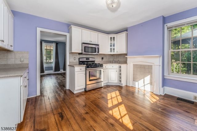 54 George St, Lambertville City, NJ 08530