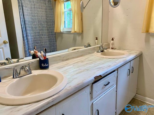 23799 Holt Road, Athens, AL 35613