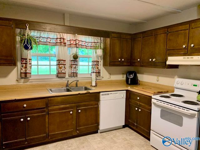 23799 Holt Road, Athens, AL 35613