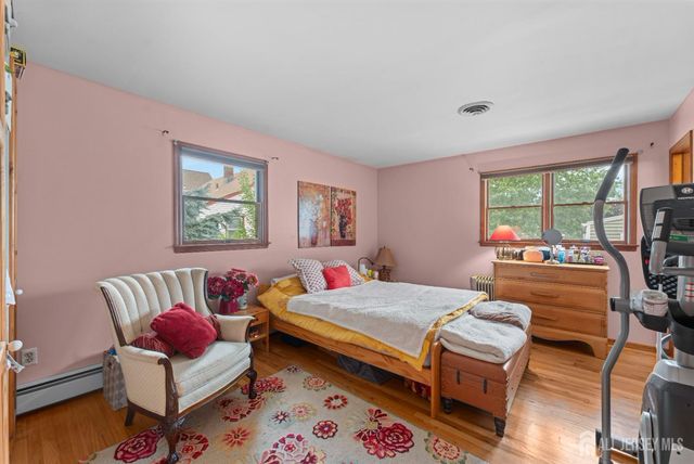 606 Knopf Street, Linden, NJ 07036
