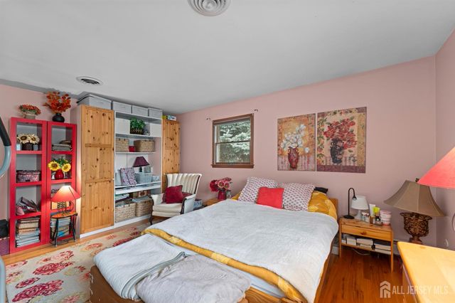 606 Knopf Street, Linden, NJ 07036