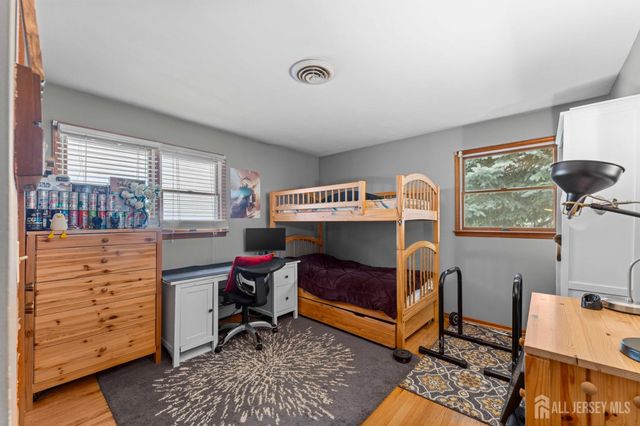 606 Knopf Street, Linden, NJ 07036