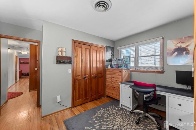 606 Knopf Street, Linden, NJ 07036