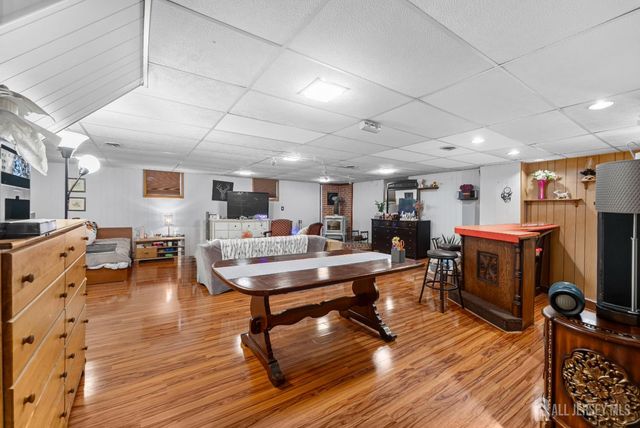 606 Knopf Street, Linden, NJ 07036