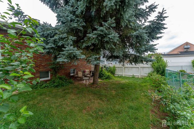 606 Knopf Street, Linden, NJ 07036