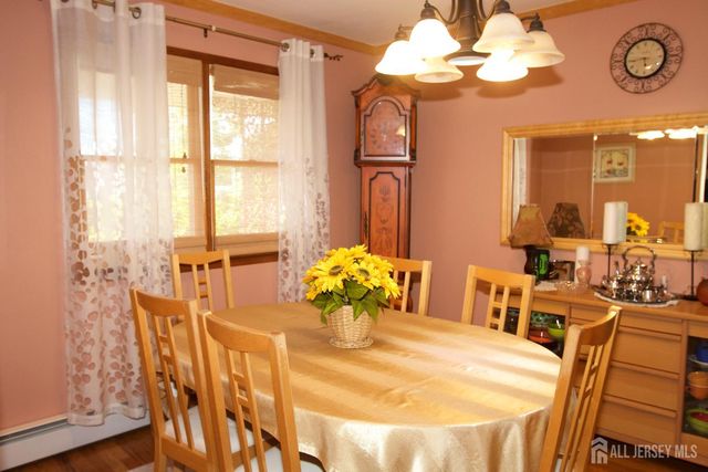 606 Knopf Street, Linden, NJ 07036