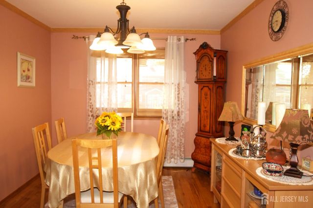 606 Knopf Street, Linden, NJ 07036