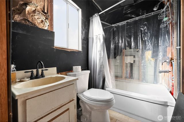 1125 N Tower Avenue, Centralia, WA 98531