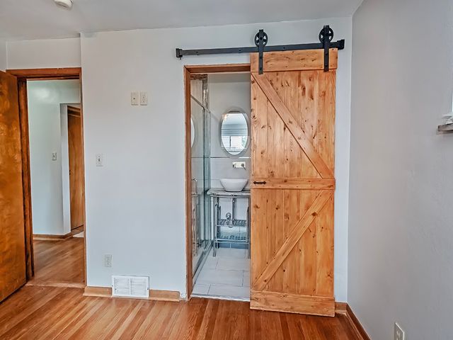 1460 Mohican Dr, Mt Lebanon, PA 15228