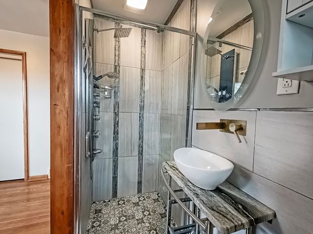 1460 Mohican Dr, Mt Lebanon, PA 15228