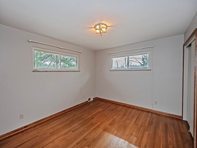 1460 Mohican Dr, Mt Lebanon, PA 15228