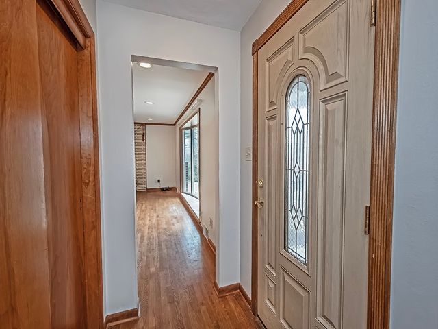 1460 Mohican Dr, Mt Lebanon, PA 15228