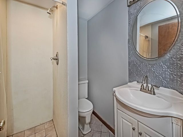 1460 Mohican Dr, Mt Lebanon, PA 15228