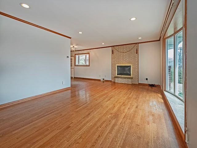 1460 Mohican Dr, Mt Lebanon, PA 15228