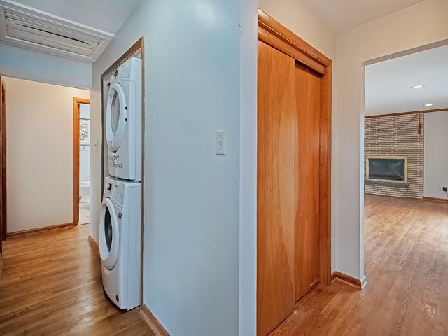 1460 Mohican Dr, Mt Lebanon, PA 15228