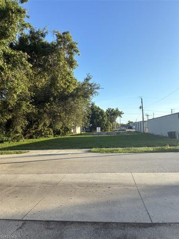1925 Suwanee AVE, Fort Myers, FL 33901