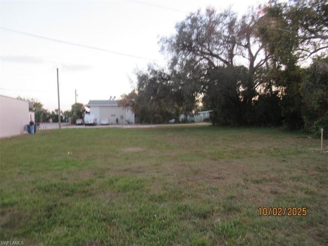 1925 Suwanee AVE, Fort Myers, FL 33901