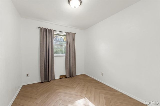 910 Cheri Heights Court, Ferguson, MO 63135