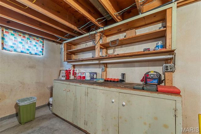 910 Cheri Heights Court, Ferguson, MO 63135