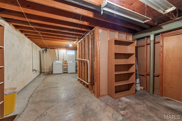 910 Cheri Heights Court, Ferguson, MO 63135