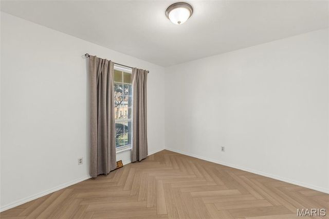 910 Cheri Heights Court, Ferguson, MO 63135