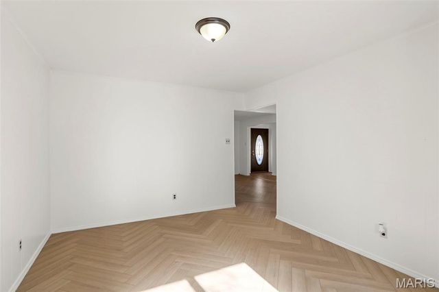 910 Cheri Heights Court, Ferguson, MO 63135