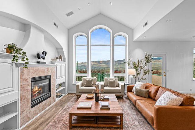 517 Lakota Way, Ashland, OR 97520