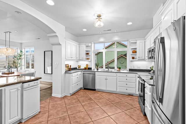 517 Lakota Way, Ashland, OR 97520