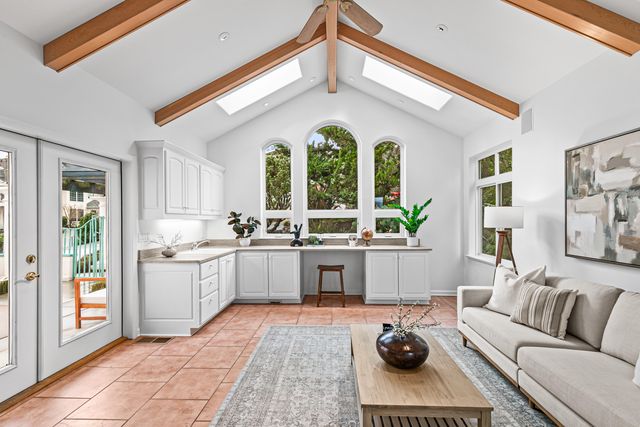 517 Lakota Way, Ashland, OR 97520