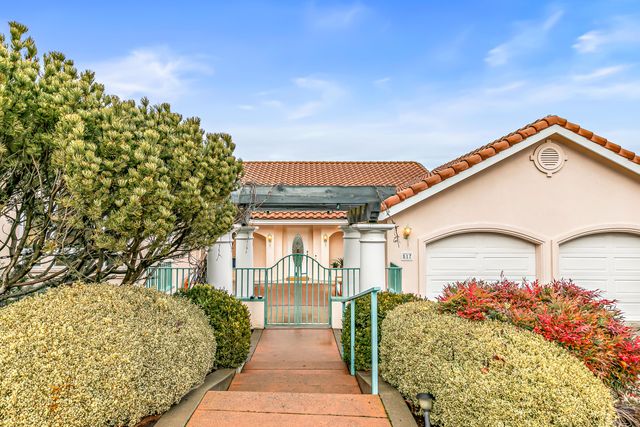 517 Lakota Way, Ashland, OR 97520