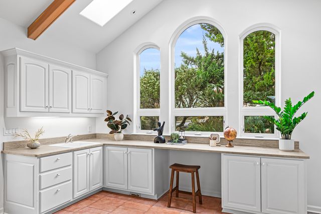 517 Lakota Way, Ashland, OR 97520