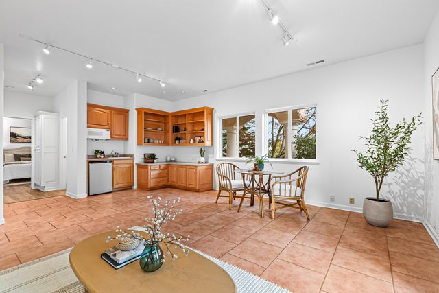 517 Lakota Way, Ashland, OR 97520