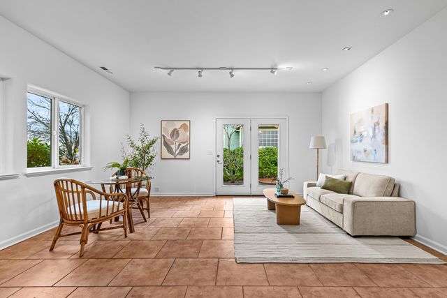 517 Lakota Way, Ashland, OR 97520