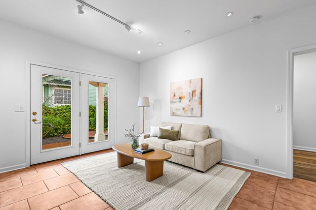 517 Lakota Way, Ashland, OR 97520