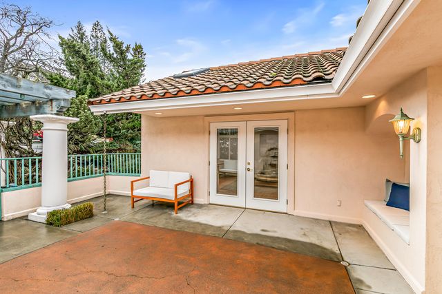 517 Lakota Way, Ashland, OR 97520